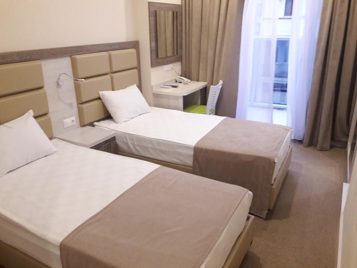 Hotel Green Glass Batumi Exterior foto