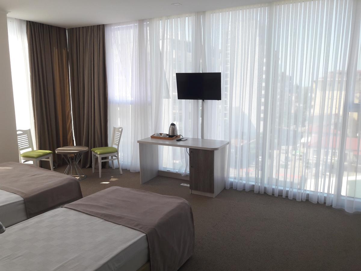 Hotel Green Glass Batumi Exterior foto