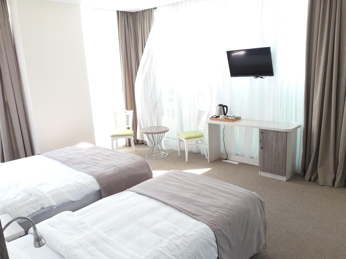 Hotel Green Glass Batumi Exterior foto